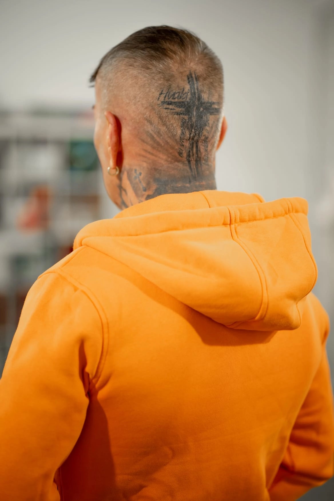 Heavy Hoodie "Public Enemy" mit Reißverschluss und Druck links unterm Ärmel orange